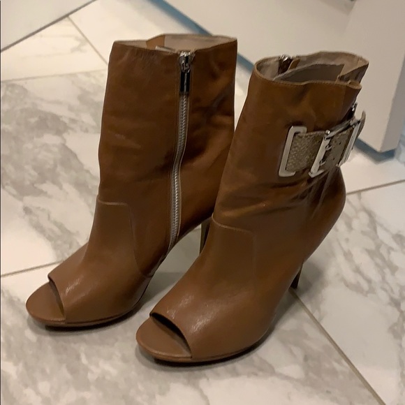 Michael Kors booties - Picture 2 of 4